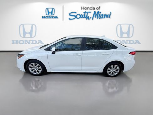 Used 2025 Toyota Corolla LE FWD image 4
