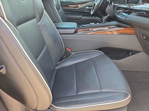 Used 2021 Cadillac Escalade Premium Luxury AWD/4WD image 21