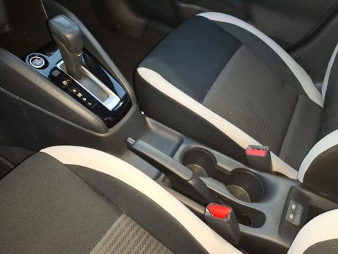 Certified 2022 Nissan Versa SV image 16