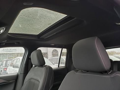 New 2025 Jeep Grand Cherokee Laredo X image 7