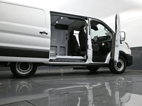 New 2026 Ford Transit 150 Low Roof RWD image 31