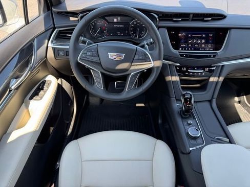 New 2025 Cadillac XT5 Sportv w/ LPO, Floor Liner Package image 15