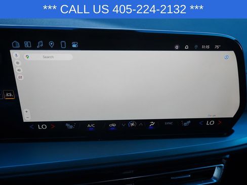 Used 2025 Chevrolet Traverse LT FWD image 39