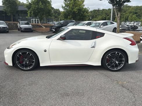 Used 2016 Nissan 370Z NISMO RWD image 4