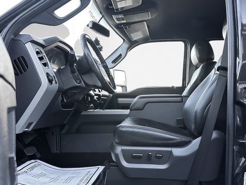 Used 2015 Ford F250 Lariat w/ Chrome Package image 12