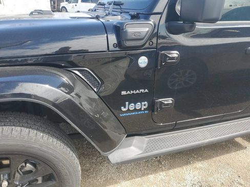 Used 2023 Jeep Wrangler Unlimited Sahara w/ Cold Weather Group AWD/4WD image 4