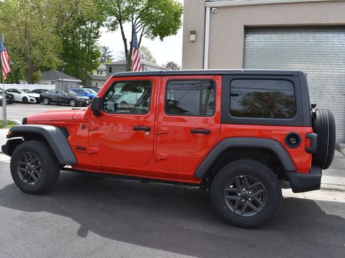 Used 2025 Jeep Wrangler Unlimited Sport AWD/4WD image 9
