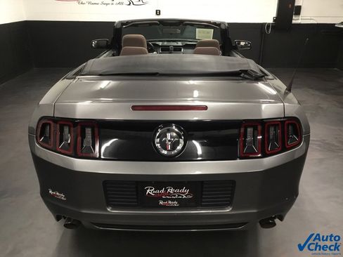 Used 2014 Ford Mustang Convertible image 9