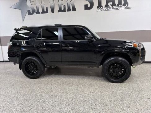 Used 2021 Toyota 4Runner SR5 Premium w/ Moonroof Package AWD/4WD image 33
