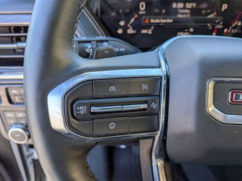 Certified 2025 GMC Yukon XL Elevation image 16