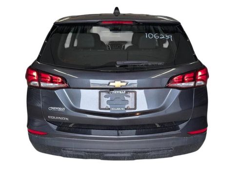 Used 2022 Chevrolet Equinox LS FWD image 4