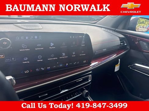 Used 2026 Chevrolet Traverse RS w/ LPO, Floor Liner Package FWD image 23