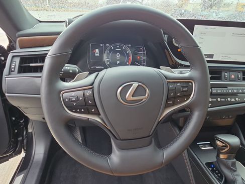 Used 2024 Lexus ES 350 w/ Premium Package image 18