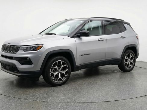 Used 2025 Jeep Compass Limited AWD/4WD image 3