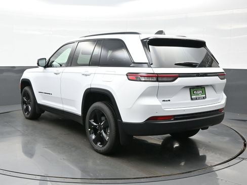 New 2025 Jeep Grand Cherokee Altitude AWD/4WD image 4