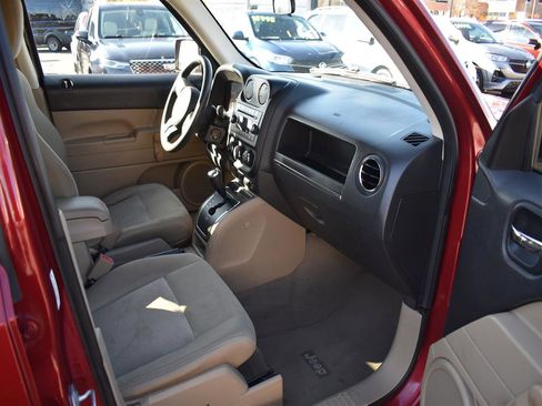 Used 2011 Jeep Patriot Sport image 6