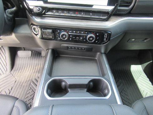 Used 2025 Chevrolet Silverado 2500 LTZ w/ LTZ Convenience Package image 24