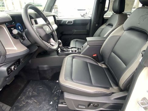 New 2025 Ford Bronco Outer Banks image 11