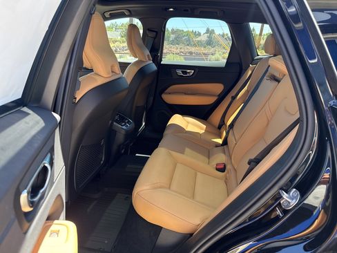 Certified 2025 Volvo XC60 B5 Ultra w/ Protection Package Premier image 10