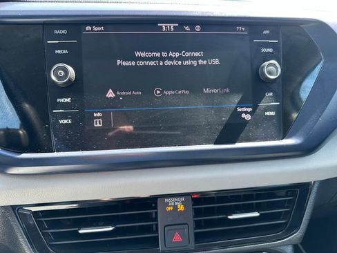 Certified 2023 Volkswagen Taos SE w/ Panoramic Sunroof Package AWD/4WD image 25