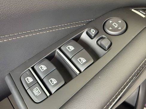 Used 2026 BMW X7 xDrive40i w/ M Sport Package image 15