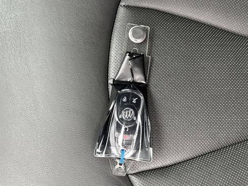 Used 2019 Buick Envision Essence image 36