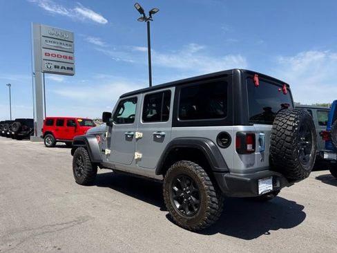 Used 2022 Jeep Wrangler Unlimited Sport AWD/4WD image 5