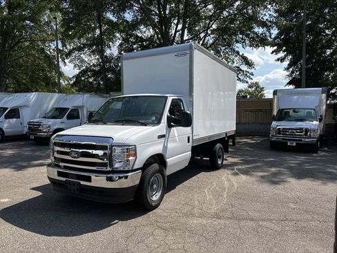 New 2027 Ford E-350 and Econoline 350 Super Duty w/ Power Equipment Group RWD image 4