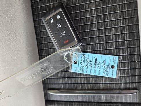 Used 2024 Jeep Wagoneer Series II w/ Premium Group I RWD image 20