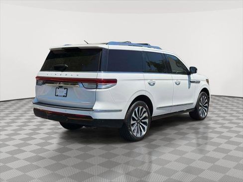 Certified 2024 Lincoln Navigator Reserve AWD/4WD image 7