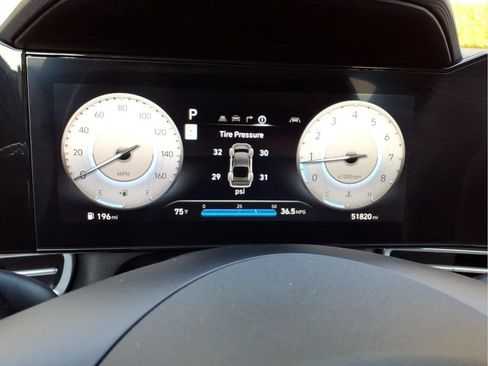 Used 2025 Hyundai Elantra Limited FWD image 15