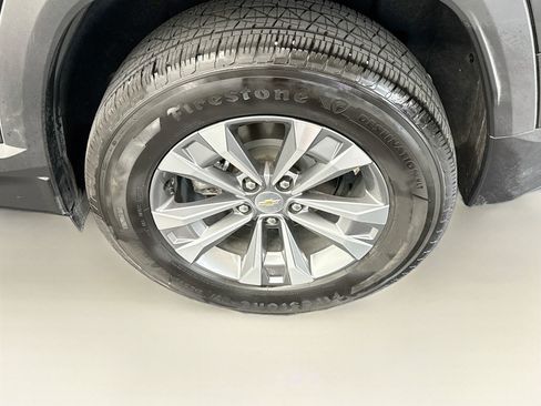 Used 2025 Chevrolet Equinox LT FWD image 11