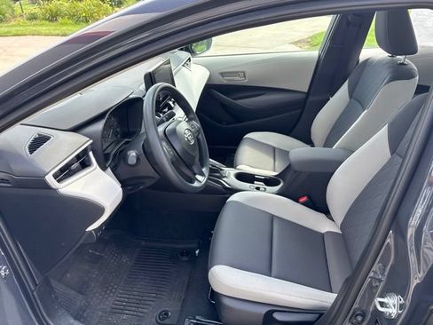 Used 2025 Toyota Corolla LE FWD image 24