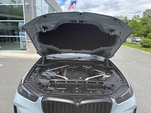 Used 2024 BMW X5 xDrive40i w/ M Sport Package AWD/4WD image 18
