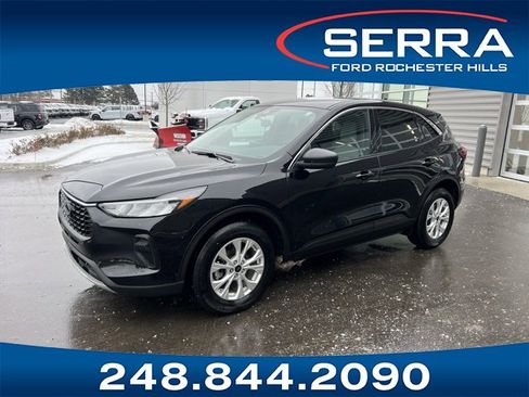Used 2023 Ford Escape Active image 1