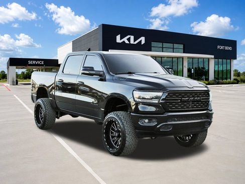 Used 2023 RAM 1500 Big Horn AWD/4WD image 3