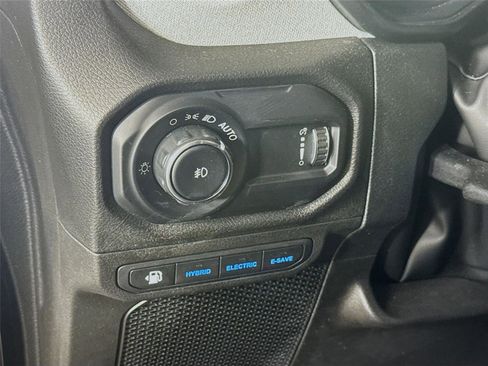 Used 2024 Jeep Wrangler Unlimited AWD/4WD image 8