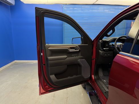 Used 2023 Chevrolet Silverado 1500 High Country w/ Technology Package image 10