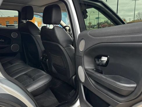 Used 2018 Land Rover Range Rover Evoque image 16