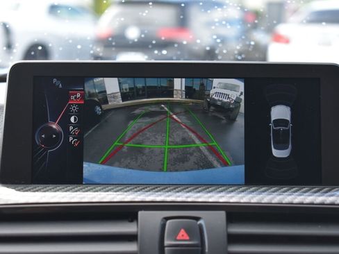 Used 2015 BMW M4 Convertible image 25