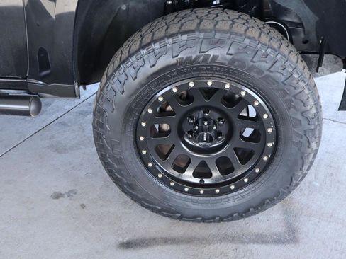 Used 2015 Chevrolet Colorado Z71 image 38