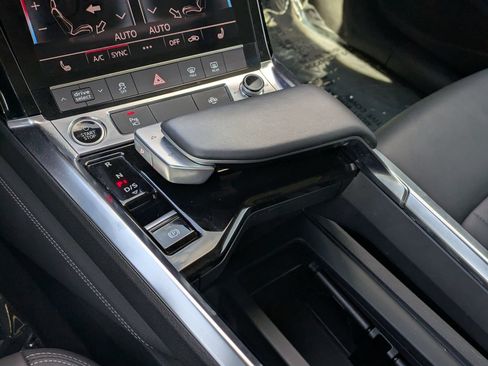 Used 2023 Audi e-tron Premium w/ Convenience Plus Package AWD/4WD image 14