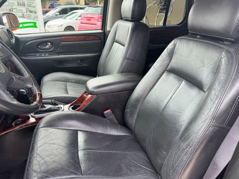 Used 2005 GMC Envoy Denali RWD image 8