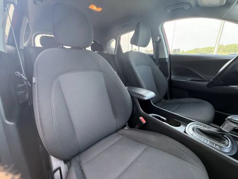 Used 2024 Hyundai Kona SEL FWD image 12