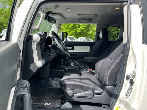 Used 2013 Toyota FJ Cruiser 4WD w/ Upgrade Pkg image 16