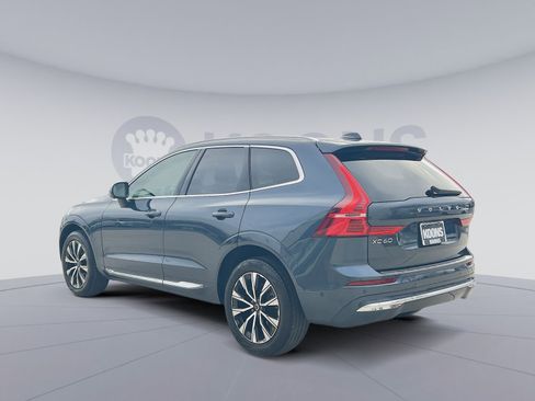 Used 2023 Volvo XC60 B5 Plus image 4