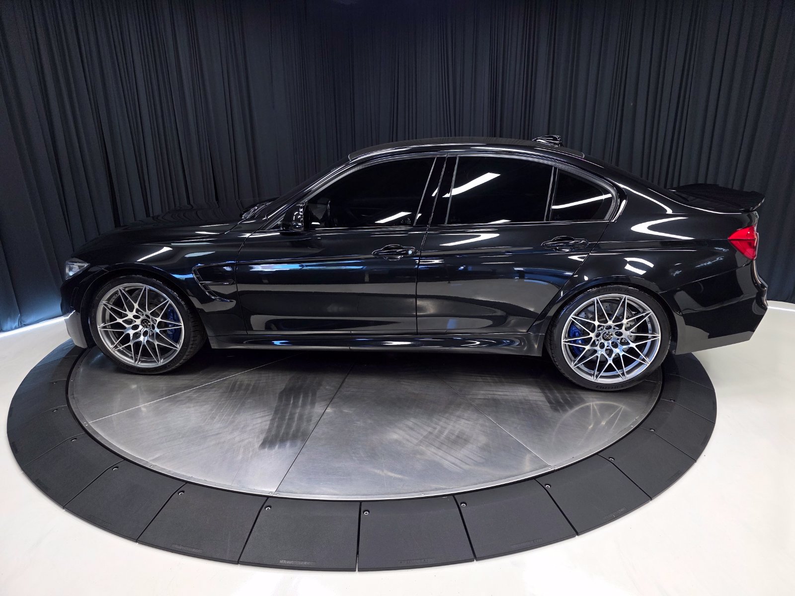 Used 2017 BMW M3 RWD image 11