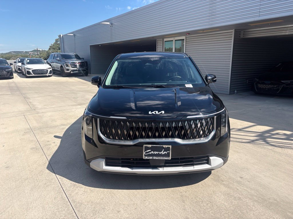 Used 2026 Kia Carnival FWD image 7