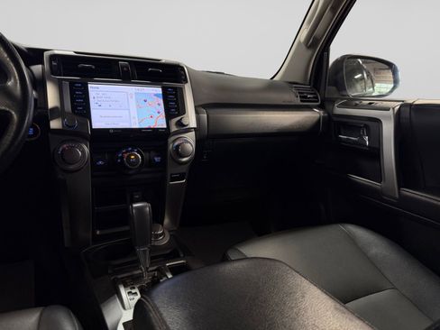 Used 2020 Toyota 4Runner SR5 Premium w/ Moonroof Package AWD/4WD image 21