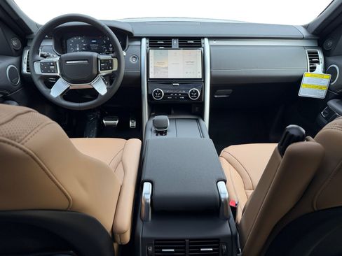 New 2026 Land Rover Discovery Dynamic SE AWD/4WD image 16
